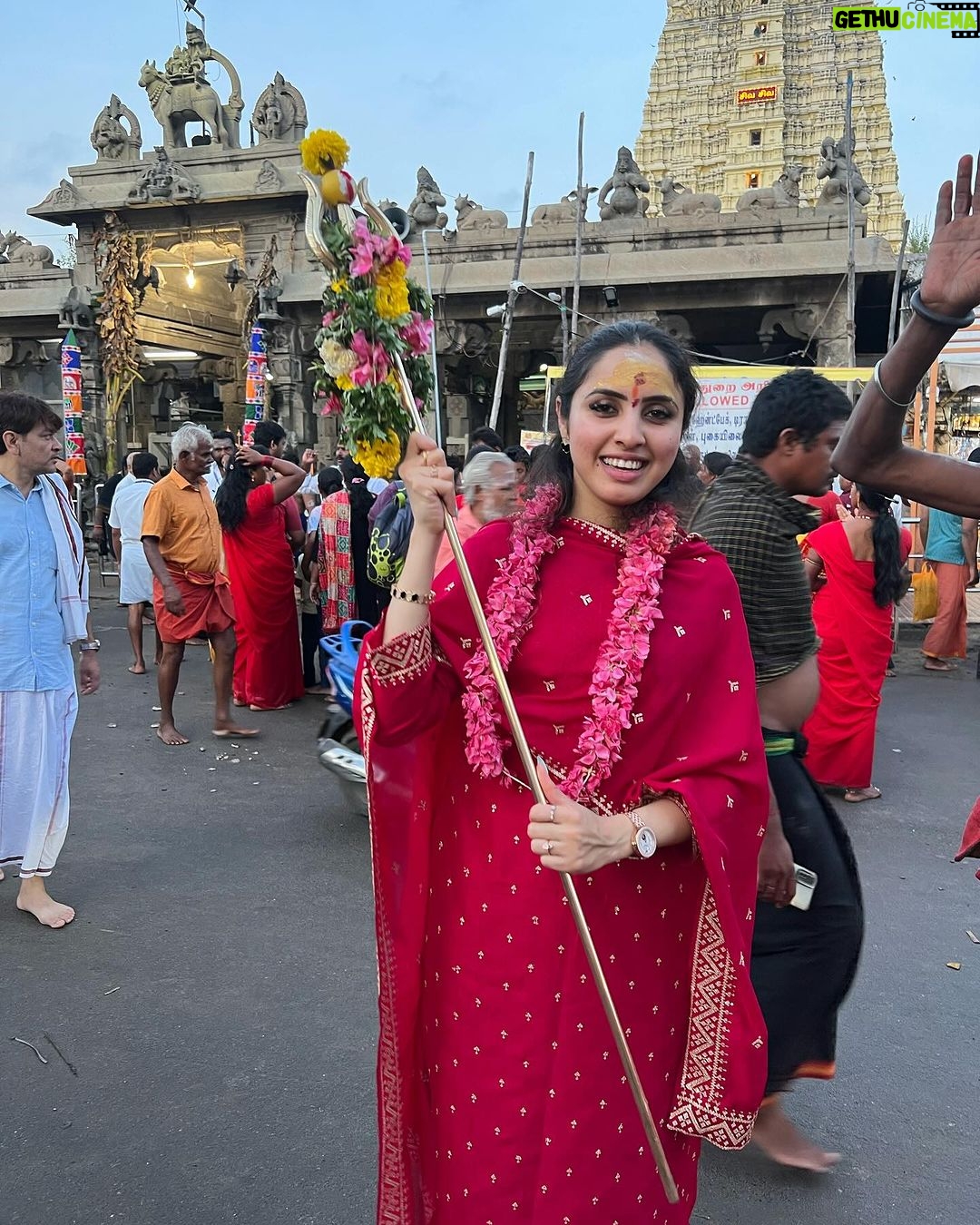 Priyanka KD Instagram - रामेश्वराय श्री रामेश्वराय हर हर भोले ॐ नमःशिवाय 🙏🏻 …….My 7th ज्योतिर्लिंग #rameshwaram #rameshwaramtemple #tamilnadu #rameshwaramtemple #harharmahadev🙏 #harharmahadevॐ🙏 #mahadev #omnamhashivaya #priyankakholgade #priyankakd #madurai #tamilan #jyotirling #shiva #chardham #ram #omnamahshivaya🕉 #jaishreeram #2024 #2024diary Rameshwaram Temple