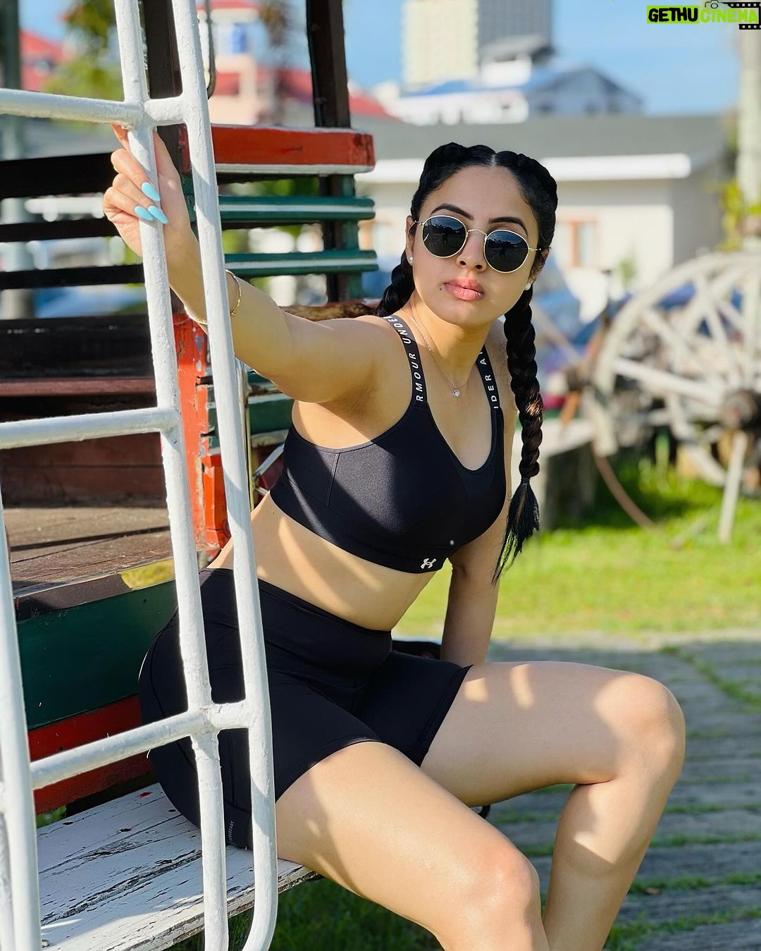Priyanka KD Instagram - It’s time to blast 💥……… #priyankakholgade #fitnessmodel #fitness #workout #workoutoftheday #photography #photooftheday #photo #fit #motivation #phuket #thailand🇹🇭 #patong #mumbai #hyderabad #maharashtra Patong, Phuket Thailand