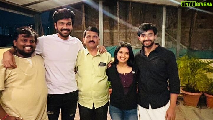 Priyanka M Jain Instagram - Dinner night with my lovely Bb fam… ❤️ Only love n gratitude… We are all one family ❤️ P.s. Few people are missing as we all gathered in a short notice. We will all meet soon… #gauthamkrishna #bb7 #bigboss #bigbosstelugu #priyankajain #ambatiarjun #subhasreerayaguru #princeyawar #nayanipavani #tastyteja #shivakumarmarihal @priyankamjain___0207 @ambati_arjun @subhashree.rayaguru @princeyawar @nayani_pavani @tastyteja @shivakumar_marihal