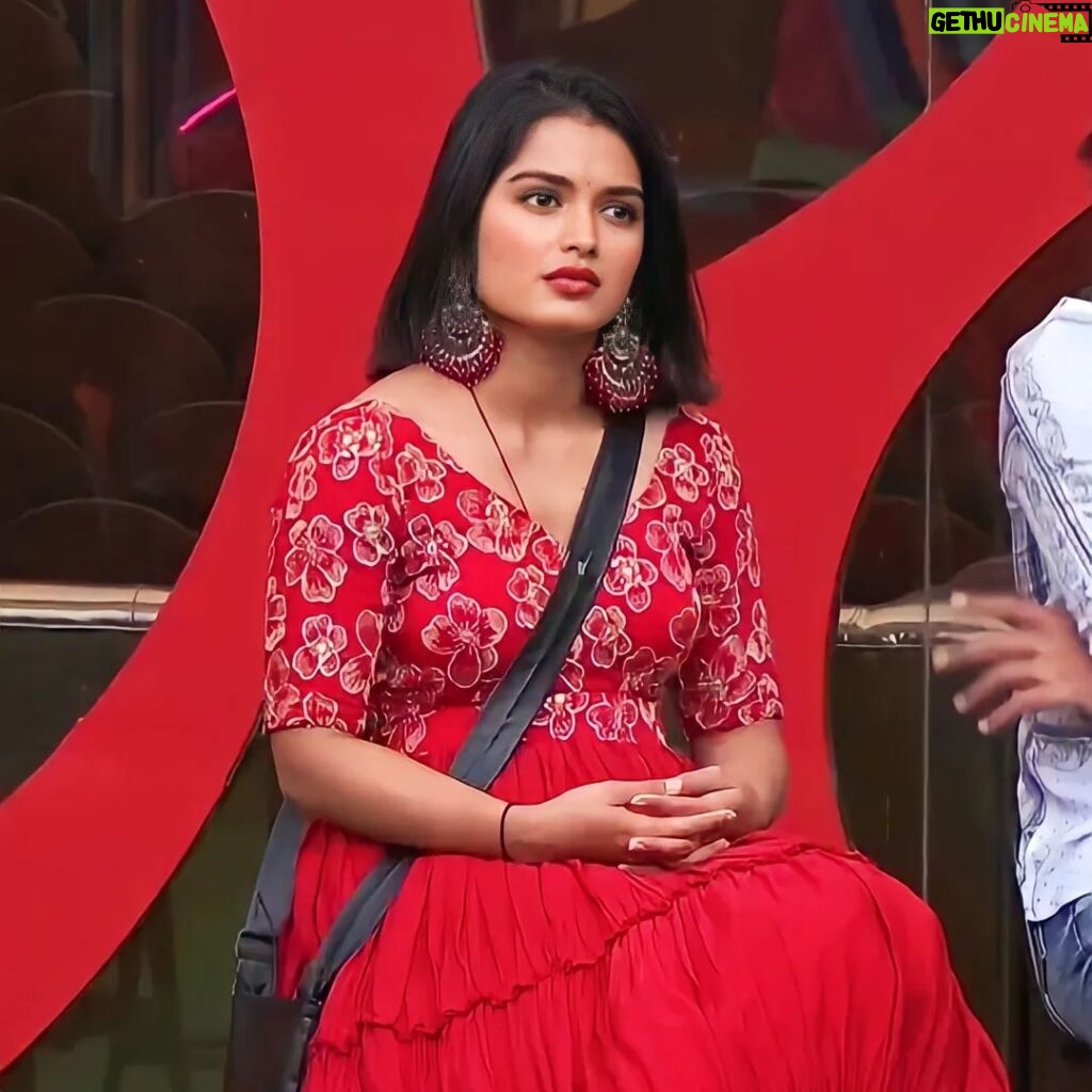 Priyanka M Jain Instagram - Red 🔥 🔥... outfit : @fleecee_couture Jewellery: @fashioncurvee Please vote for Pari 😍 ♥ Login to Disney + hotstar, Search for Bigg Boss Telugu 7 Cast 1 vote to Priyanka Jain and Also Give 1 missed call to 8886676907 (Free) #biggbossseason7 #biggbosstelugu #priyankajain #priyankabb7 #piyu #bb7 #starmaa #disneyplushotstar #BiggBossTelugu7 #priyankaonbbtelugu7 #BiggBossTelugu7 #biggboss7telugu