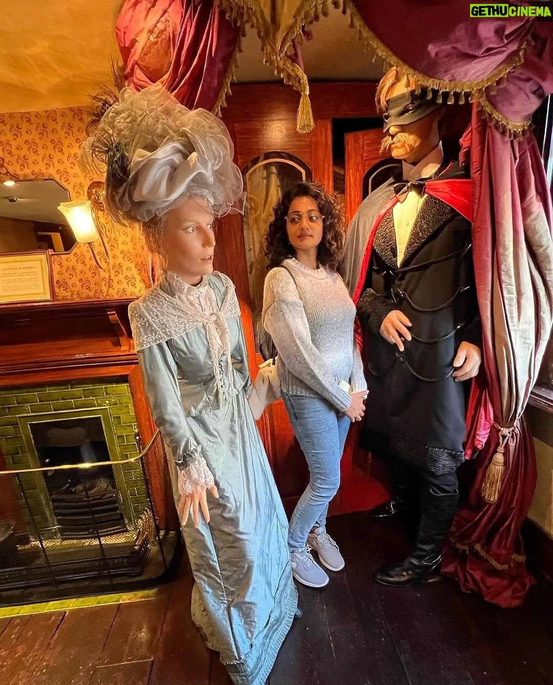 Priyanka Nair Instagram - Elementary my dear Instagram!📸Each room at the Sherlock Holmes Museum holds a piece of mystery – here’s a sneak peek into the detective’s world. 🕰️🔐 Can you guess which iconic case this photos hints at? Drop your thoughts in the comments! 📸 #SherlockAdventures #MuseumMemories #SleuthingWithCharacters”