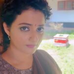 Priyanka Nair Instagram – தென்றல் வந்து என்னைத்தொடும்
ஆஹா சத்தம் இன்றி முத்தமிடும்
பகலே போய் விடு
இரவே பாய் கொடு
நிலவே பன்னீரை தூவி ஓய்வெடு..
#reelsinstagram #priyankanair #illayaraja