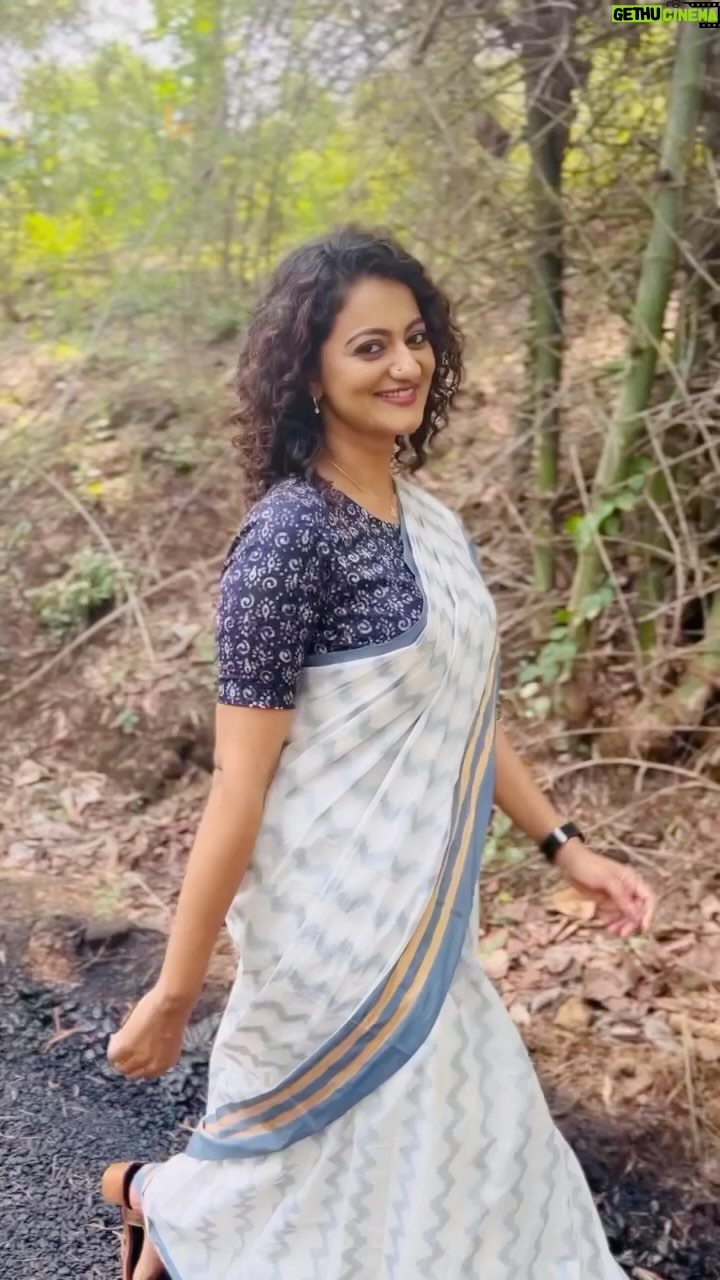 Priyanka Nair Instagram - #drapedinjoy #priyankanair #instagramreels 📷 @_sumathefacechanger_ @davisvazhapilly