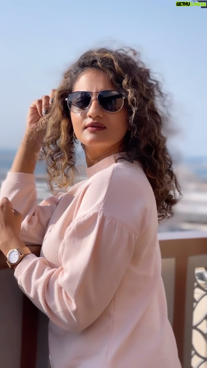 Priyanka Nair Instagram - Posing in the heartbeat of Dubai’s skyline – where the cityscape mirrors my cheerful mood. 🌆✨ Moments that resonate with the rhythm of joy. #DubaiMagic #CitySoul #priyankanair