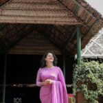 Priyanka Nair Instagram – Music, saree and endless expressions✨💫
#priyankanair #sareelove #sundayvibes