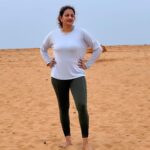 Priyanka Nair Instagram – Embracing the sandy exhaustion after a powerful calorie-burning session by the beach. Worked hard, feeling accomplished! 💦🌊💪 
#BeachWorkout #TiredButHappy #FitnessJourney