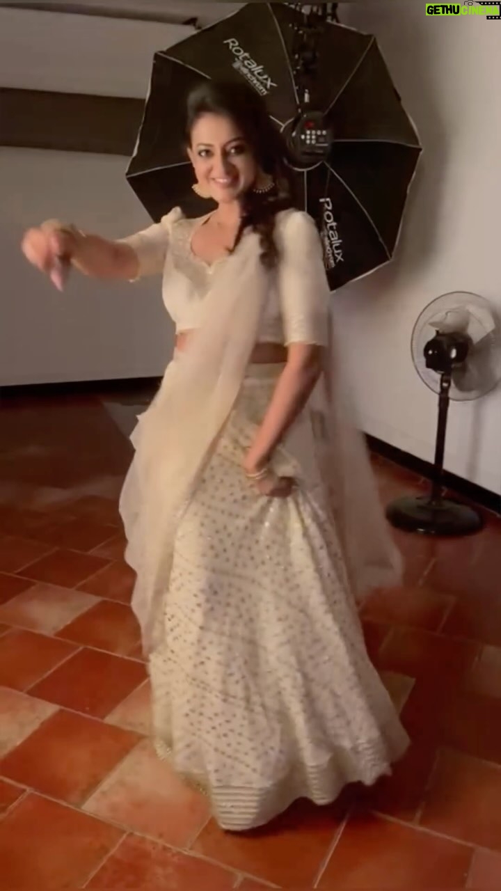Priyanka Nair Instagram - Embrace the rhythm of your soul and dance to the melody of your happiness. 🌟💃 #InnerPeace #WomenHappiness #priyankanair #instaday @mukeshmuralimakeover @aanunobbyofficial