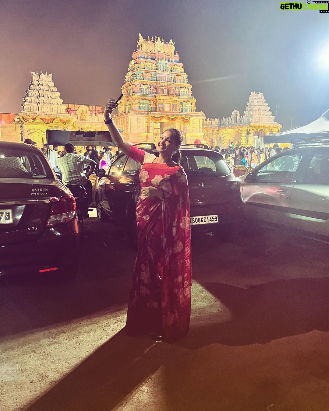 Priyanka Nalkari Instagram - #kotideepotsavam2023 #saree #lordshiva #ntrstadium #peace #prayers #strongwomen #bepositive #trustdprocess