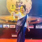 Priyanka Nalkari Instagram - #zeekutumbaawards2023 #gotpeoplechoicespecialaward #fanslove #firstawardasdamayanthi #thankyouall #team #zeetamil #nalkarpriyanka #priyanka Outfit @srisaicollections9 Accessories @gold_copy1486 Mua @makeup.in_muah Clicks @sanjay_bendy46 @oneclickbyvinodsainath @nanda_offl @nimesha.91 @aval_santhiya @anbarasi_actor @lakesh.official