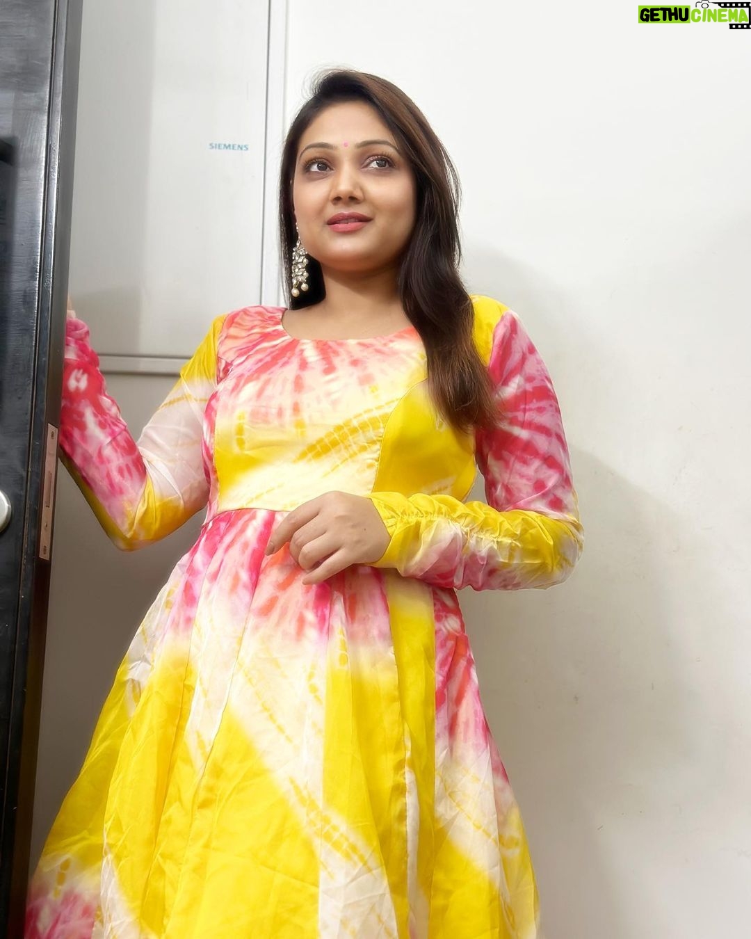 Priyanka Nalkari Instagram - Outfit @srisai_13 💛 #congratulations #mybaby @gayathrimunuswamy stayblessed #chennai #friendship #instagood #instadaily #instagram