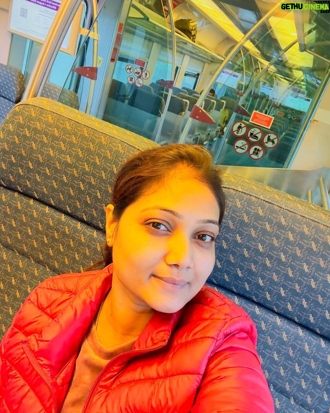 Priyanka Nalkari Instagram - #malaysia #earlymorningface #trainexperience #happyhome #goodmorning