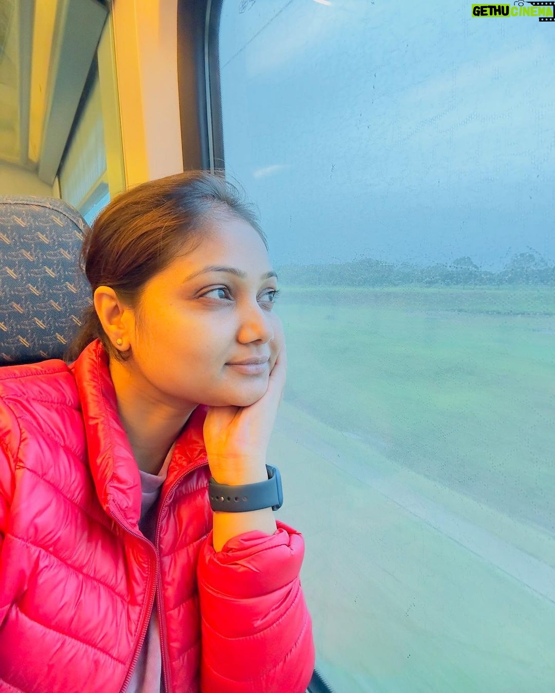 Priyanka Nalkari Instagram - #malaysia #earlymorningface #trainexperience #happyhome #goodmorning