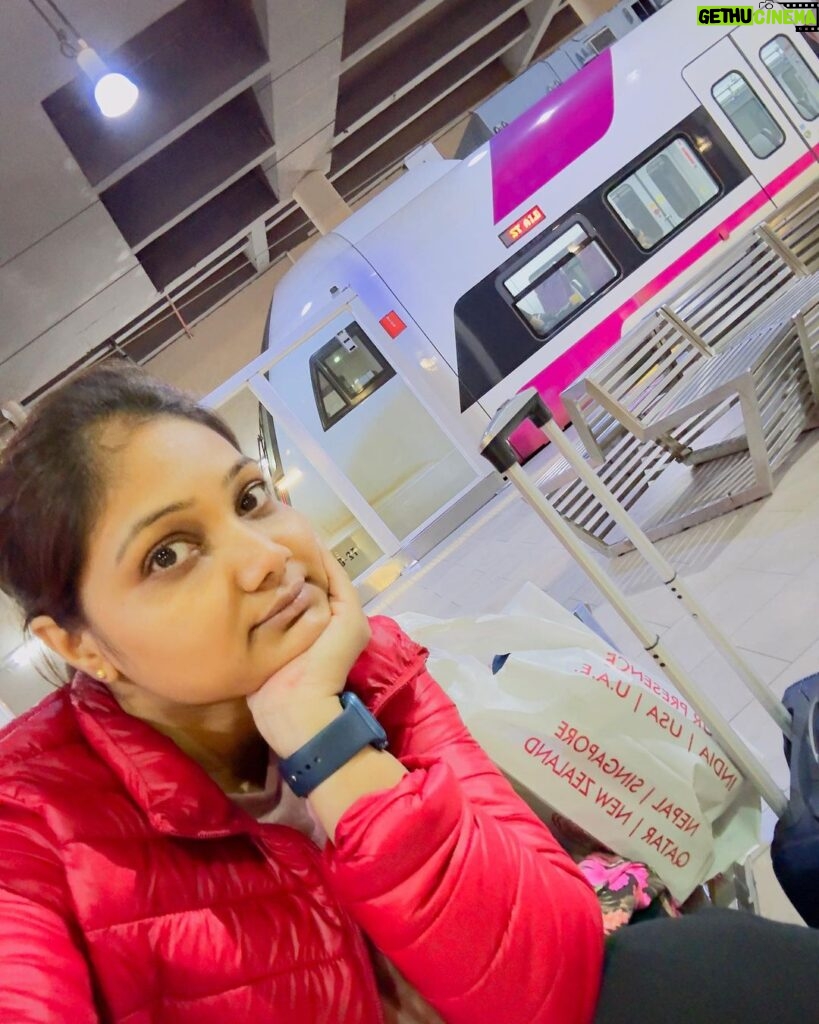 Priyanka Nalkari Instagram - #malaysia #earlymorningface #trainexperience #happyhome #goodmorning