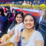 Priyanka Nalkari Instagram - #zeekutumbaawards2023 #gotpeoplechoicespecialaward #fanslove #firstawardasdamayanthi #thankyouall #team #zeetamil #nalkarpriyanka #priyanka Outfit @srisaicollections9 Accessories @gold_copy1486 Mua @makeup.in_muah Clicks @sanjay_bendy46 @oneclickbyvinodsainath @nanda_offl @nimesha.91 @aval_santhiya @anbarasi_actor @lakesh.official
