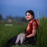 Priyankha Masthani Instagram - கண்ணுக்கொரு வண்ணக்கிளி…காதுக்கொரு கானக்குயில்… Makeover:- @rashi__makeupartist Pc:- @studiofilmer Saree:- @anicham_boutique Salem, Tamilnadu