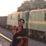 Priyankha Masthani Instagram - காதல் கடிதம் தீட்டவே…மேகம் எல்லாம் காகிதம்…🩷 Vc:- @studiofilmer Makeover:- @rashi__makeupartist Saree:- @anicham_boutique