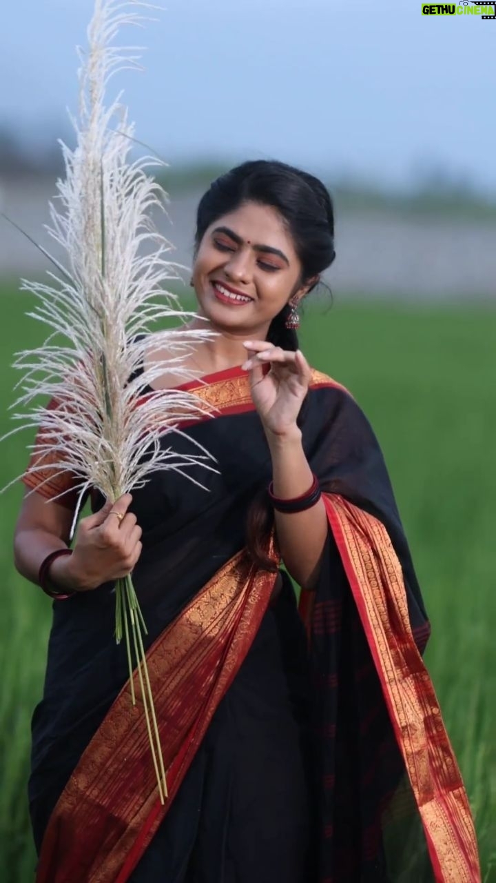 Priyankha Masthani Instagram - நேசிக்கிறேன் உன்னை முதலாக மட்டுமல்ல முழுவதுமாக❣️ Makeover:- @rashi__makeupartist Vc:- @studiofilmer Saree:- @anicham_boutique Salem, Tamilnadu