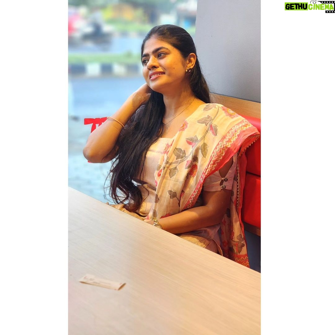Priyankha Masthani Instagram - நிஜமாய் மாறிய கனவு நீ கனவிலும் இழக்க முடியாத உறவு நீ.. Selam Tamilnadu India