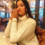 Pujita Ponnada Instagram - One of my favourite Indian restaurants in London @dishoom . Good food, beautiful ambience, cozy vibes 🥘🧉🇬🇧 #pujitaponnada #ukdiaries #london #travel #food Dishoom, Covent Garden