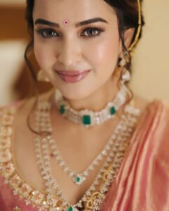 Pujita Ponnada Instagram - Some of my fav portraits from a recent shoot 💖 #pujitaponnada