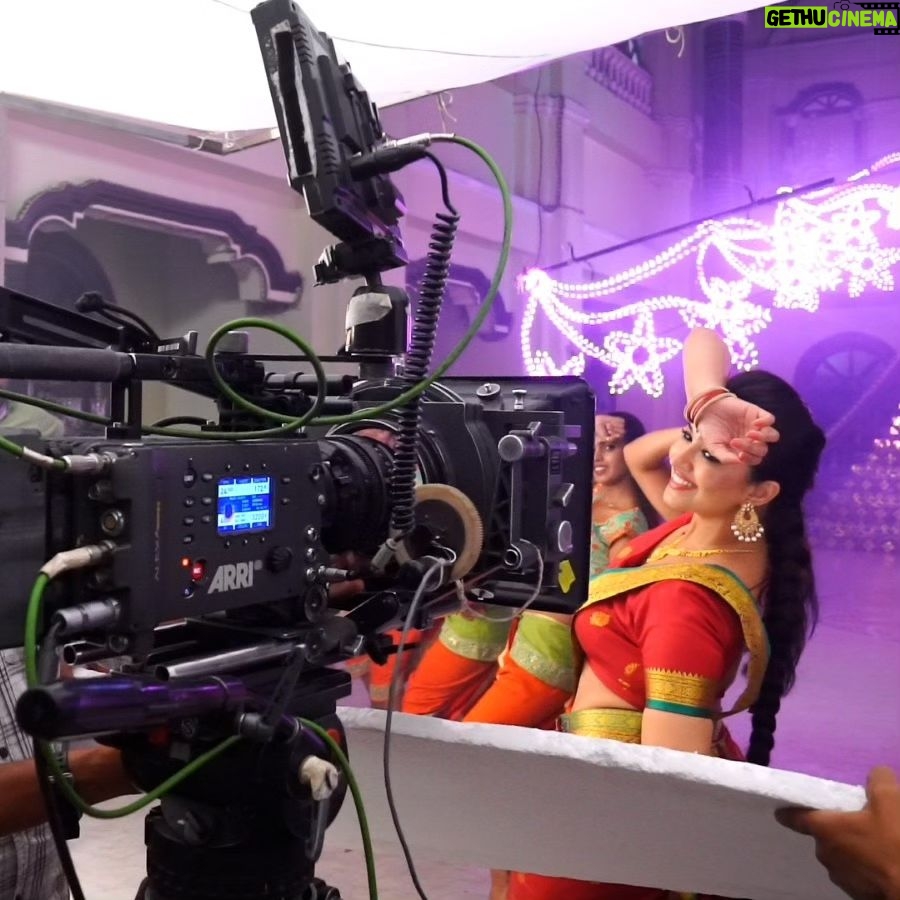 Pujita Ponnada Instagram - Grooving to the timeless magic of "Zanjeere" https://youtu.be/k7jMsVQ6fA4 . . . #zanjeeresong #zanjeerefullsong #pujithaponnada #folksongs2023 #folkmusic #folkhits #folkhitsongs #folkhitsongstelugu