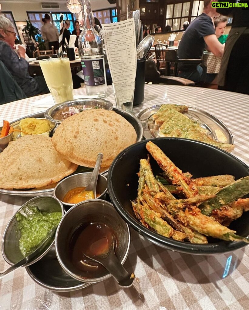 Pujita Ponnada Instagram - One of my favourite Indian restaurants in London @dishoom . Good food, beautiful ambience, cozy vibes 🥘🧉🇬🇧 #pujitaponnada #ukdiaries #london #travel #food Dishoom, Covent Garden