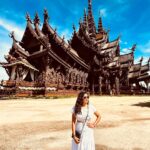Pupul Bhuyan Instagram - Sanctuary of truth 🛕 . . . . . #sanctuaryoftruth #pattaya #sanctuaryoftruthpattaya #museum #woodenarchitecture #thailand #travelblogger #globetrotter Sanctuary of Truth ปราสาทสัจธรรม