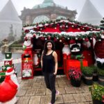 Pupul Bhuyan Instagram - Merry everything and a happy always! 🎁❤️🎄🎅 . . . . . [ merry Christmas, bana Hills, Vietnam, holidays, new year 2024 , influencer, traveller, travel blogger, globetrotters, Instagram growth] Bà Nà Hills Fantasy Park