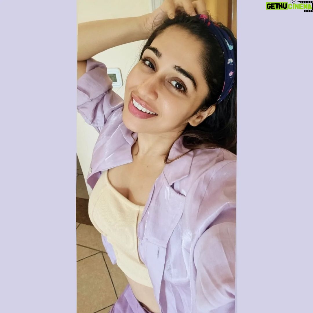 Purneima Day Instagram - I lilac you a lot ! 💜 . #nomakeupselfie #purniemaadey #lilac #purple #love