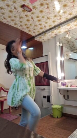 Purneima Day Instagram - Being Rupa 
#marathifilm
#vanityaffair
One take not okay.. but that's okay 🥲 
#iykyk
.
#marathifilm #rupa #dhaagetodlaao❤ #dancereels #dance #love