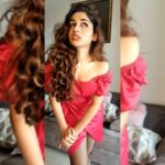 Purneima Day Instagram - Don't flatter yourself, I only look up to you because you are tall ! 🥲 . And I am not short. My height is cute😌 . #purniemaadey #throwback