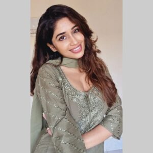 Purneima Day Instagram - 🤍
.
#purniemaadey #photooftheday #ethnicwear