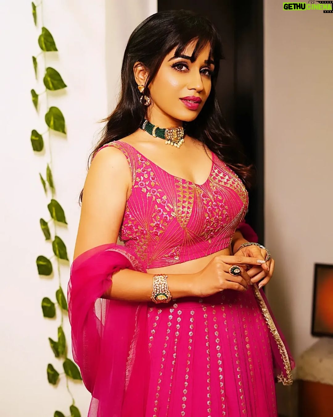Purneima Day Instagram - Even the influenza type A virus coudnt dim my sparkle ☺️ All thanks to those rare few unpaid therapists in my life for your love abd support:) Also Thank you, Nandita @aakriti_by_nandita for the last-minute arrangements right from Styling,taking decisions for me,delivering all the stuff at my doorstep when I was hospitalized and wasn't keeping well ! And a huge thanks to Archana @thearchanamakeovers for being there for me. ❤️🤗 @star_pravah Beautiful Lehenga by @aakriti_by_nandita Makeup : @thearchanamakeovers Hair : @reetika_makeovers Jewellery @akshat_jewellery Captured by @smilepm19 Mumbai, Maharashtra