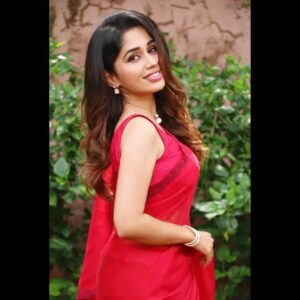 Purneima Day Instagram - ✨️ Mrunmayee ✨️
.
@star_pravah

#kunyarajachigaturani #mrunmayee