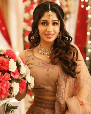 Purneima Day Instagram - Mrunmayi ✨️
.
#mrunmayee
#purniemaadey #purnima #kunyarajachigaturani #starpravah 
.
Clicked by @