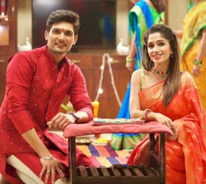 Purneima Day Instagram - ✨️Happy Diwali from us to you ✨️
.
Mrunmayee - kabir ✨️
.
PC @dsk0911 
.
#mrunmayee #kabir #kunyarajachigaturani
#StarPravah
