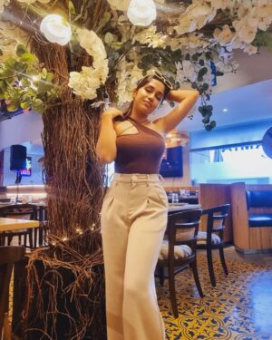 Purneima Day Instagram - 🤎
.
@dipashree_mali ♥️