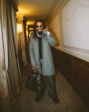 Quavo Instagram - It’s a stick in my trench switch in my Birkin @dolcegabbana said it’s Straight! 🚀