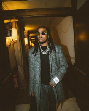 Quavo Instagram - It’s a stick in my trench switch in my Birkin @dolcegabbana said it’s Straight! 🚀