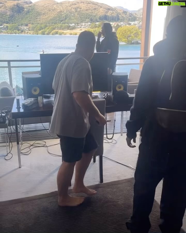 Quavo Instagram - Jus Ran the globe in 60sec ππΎ π πβΎοΈ