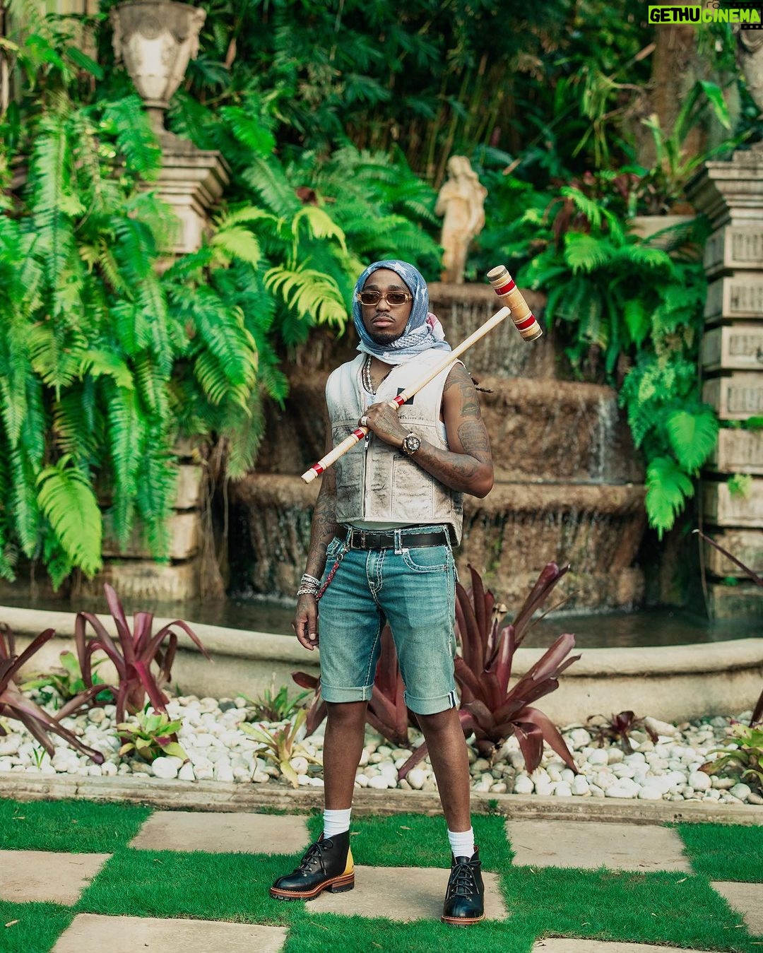 Quavo Instagram - Captains Seats wit a dolphin fin only one can ride but two jumped in. 🏄🏾♂️🚀