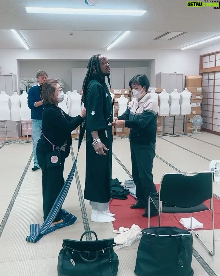 Quavo - 835.6K Likes - Eat up dab wen WE come around and then go put on everything we got on -Takeoff π