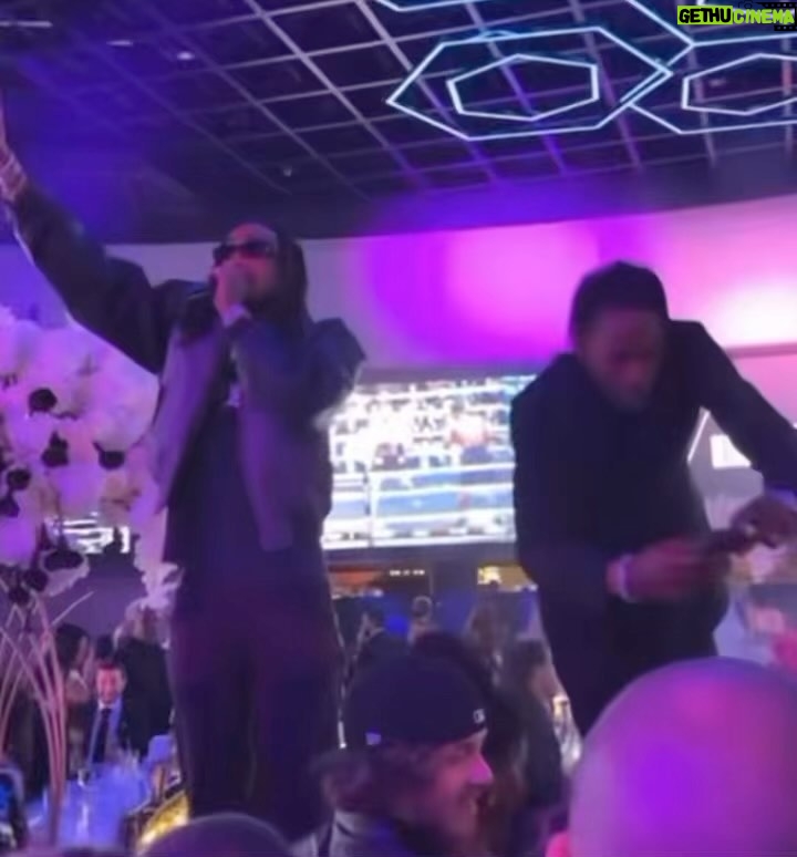 Quavo Instagram - Another one for US!!! Idk why nobody told me about a suit but I still had that shit onnnnn shidddd!! What a night @michaelrubin Reform Casino ๐ฐ NIGHT breaking โ๏ธ chains @meekmill ๐ช๐พItโs Bigger than WE!!!