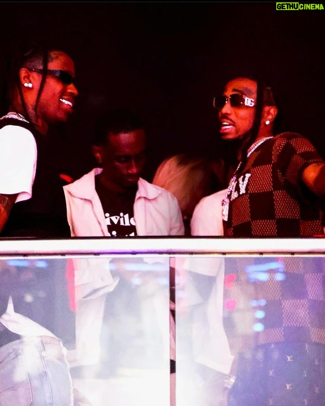 Quavo Instagram - We at the top floor baby skyami miami we LIV all the time!