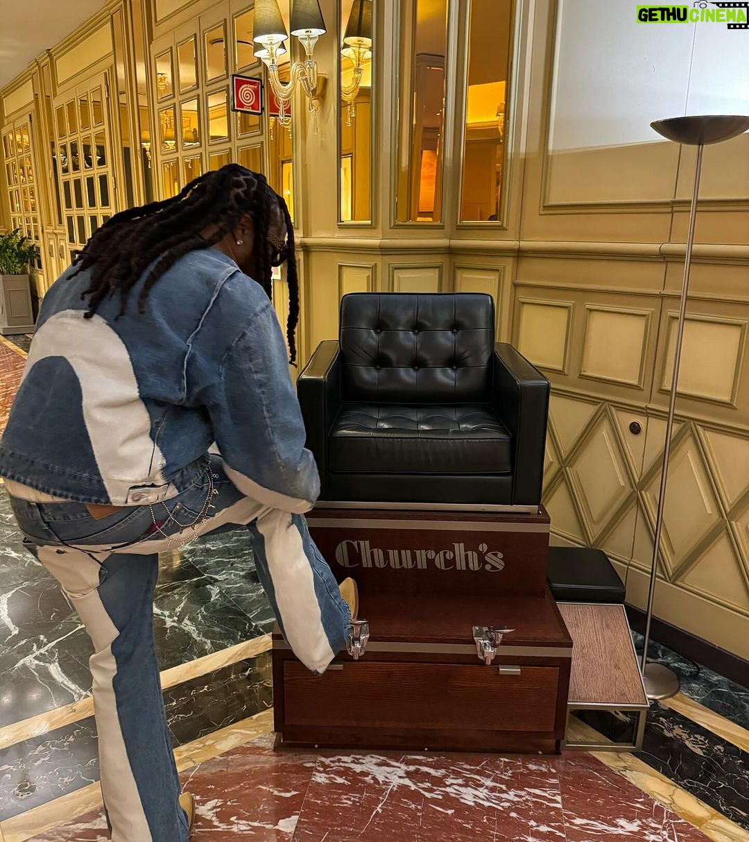 Quavo Instagram - A walking chandelier πΆπΎπ
