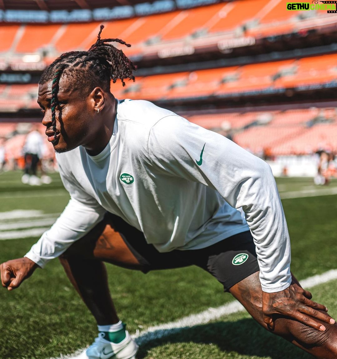 Quincy Williams Instagram - πΈπ§ββοΈπ₯Έ