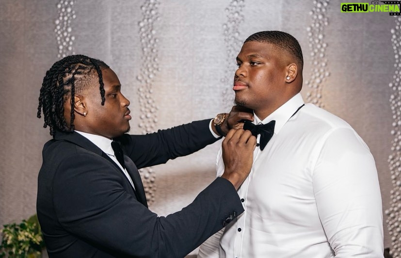 Quincy Williams Instagram - Love is such a beautiful thing. It's completely eye opening and life changing. I’m happy my brother chose me to be the best man for his special day, I wish you all a lifetime of happiness!!! Everything was lit!! @thequinnenwilliams @iammarandaa Miami, Florida