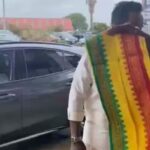 R. Sarathkumar Instagram - நேற்று (18.11.2023) காலை கந்தசஷ்டி திருநாளை முன்னிட்டு, நியூசிலாந்து நாட்டின், ஆக்லாந்து நகரத்தில் அமைந்துள்ள சுப்பிரமணியர் ஆலயத்திற்கு சென்று முருகக்கடவுளை தரிசித்து அனைவரின் நலனுக்காகவும் பிரார்த்தனை செய்தேன். திருக்கோவிலில் கும்பமரியாதையுடன் வரவேற்பு அளித்த திரு.இளங்கோவன் அவர்களுக்கும், கோவில் தர்மக்கர்த்தாக்களுக்கும், நிர்வாகத்தினருக்கும் எனது மனமார்ந்த நன்றியினை தெரிவித்துக் கொள்கிறேன். மனதிற்கு அமைதியளித்த, நிறைவான சுவாமி தரிசனமாக அமைந்ததில் மகிழ்கிறேன்.