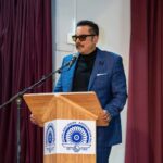 R. Sarathkumar Instagram - கடந்து சென்ற தசரா மற்றும் தீபாவளி பண்டிகையை முன்னிட்டு ஆக்லாந்தில் அமைந்துள்ள நியூசிலாந்து தெலுங்கு அசோசியேஷன் சார்பாக ஏற்பாடு செய்திருந்த கலை நிகழ்ச்சியில் சிறப்பு விருந்தினராக பங்கேற்றதில் மகிழ்ச்சி அடைந்தேன். அயல்நாடுகளில் இந்திய கலாச்சார விழாக்களை தொடர்ந்து கொண்டாடுவதன் வாயிலாக நமது பாரம்பரியத்தை தலைமுறை கடந்தும் கொண்டு செல்லும் நிர்வாகக்குழுவினருக்கு பாராட்டுகள். #NZTA_Diwali_Event_Auckland_2023