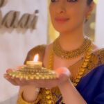 Raai Laxmi Instagram – Let the light of love enlighten the whole world 💫❤️🧿 #festive #festivevibes #lightalamp #positivity #happypadwa ❤️